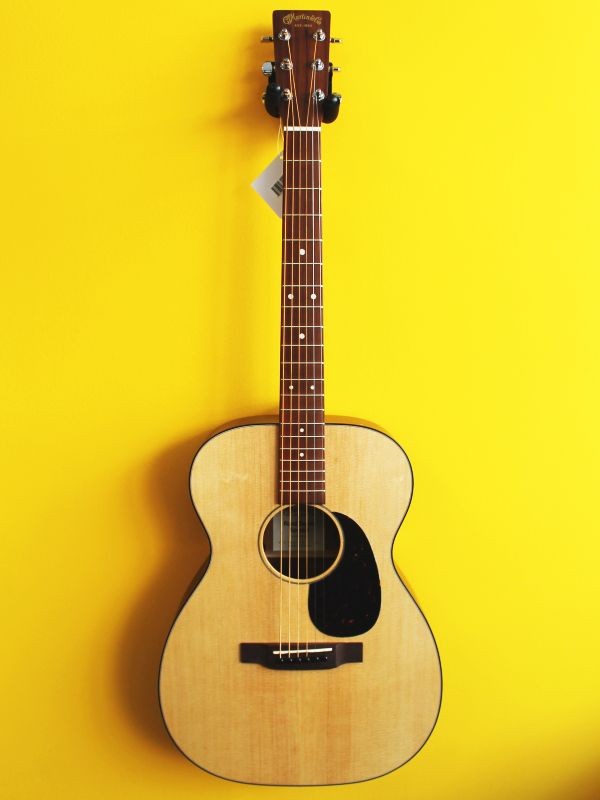Martin 00-10E All Solid Electroacoustic Guitar